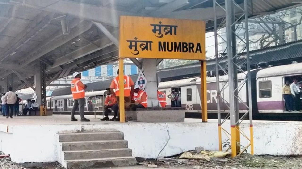 Five Dead, Several Injured After Passengers Fall Off Moving Train Near Mumbra in Thane
