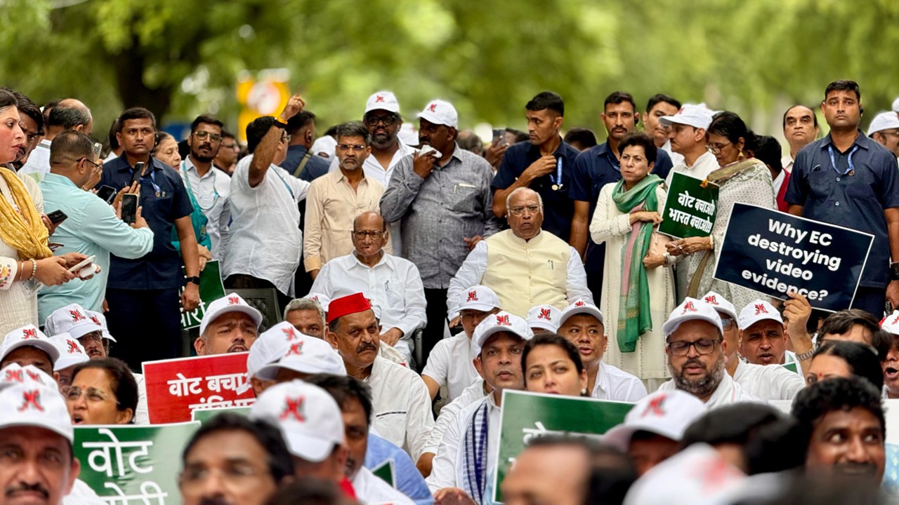 Opposition MPs Stopped From Marching to Election Commission, Stage Sit-In