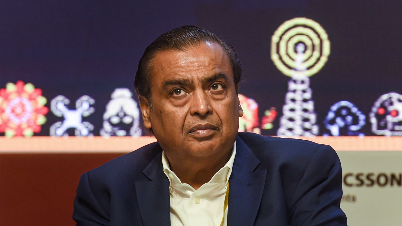 Mukesh Ambani’s Reliance Industries Gains Most from Discounted Russian Oil Imports: Report