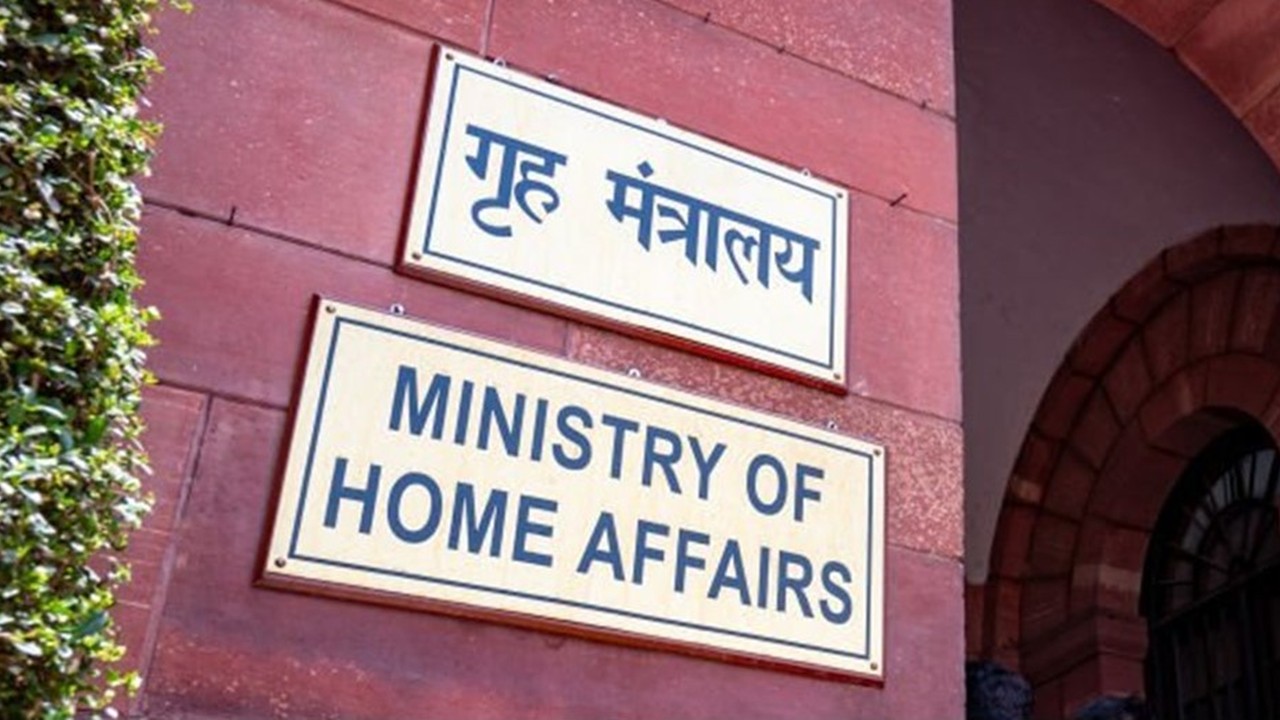 Govt Order Lets Pre-2025 Minority Refugees Stay Without Passports, Muslims Left Out