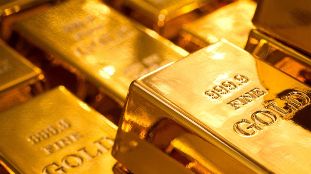 Gold Falls 1.6% After Record High as Investors Book Profits