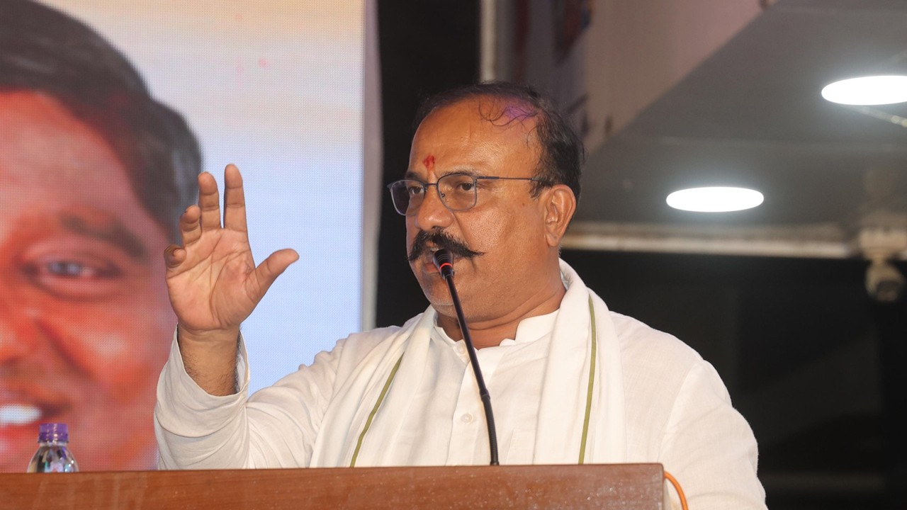 Stone Pelting Near Congress Bhavan After BJP-Congress Face-Off in Pune