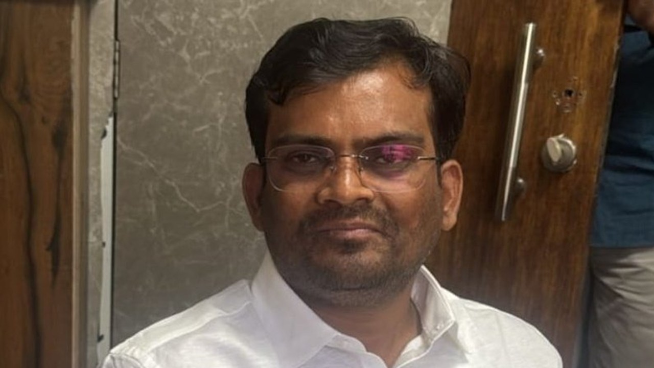 Karnataka: BJP MLA Chandru Lamani Caught Accepting Rs 5 Lakh Bribe
