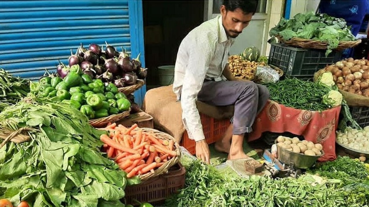 Retail Inflation Climbs to 3.4% in March Amid West Asia Crisis