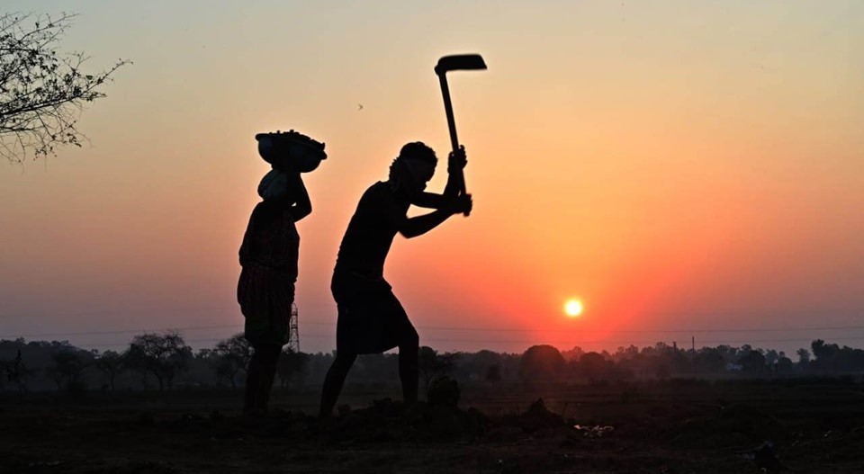 Study Flags Sharp Decline in MGNREGS Employment and Earnings in 2025-26
