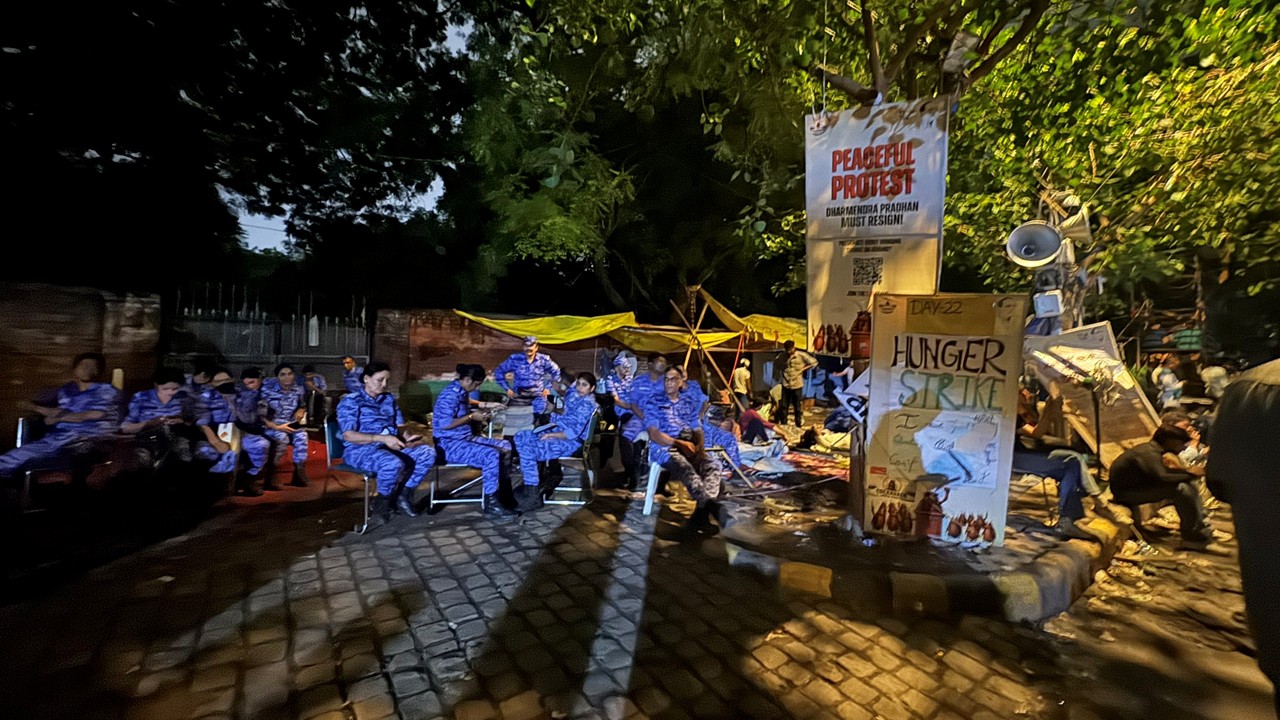 Delhi Police Lathi-Charge Protesters at Jantar Mantar Amid NEET Paper Leak Stir