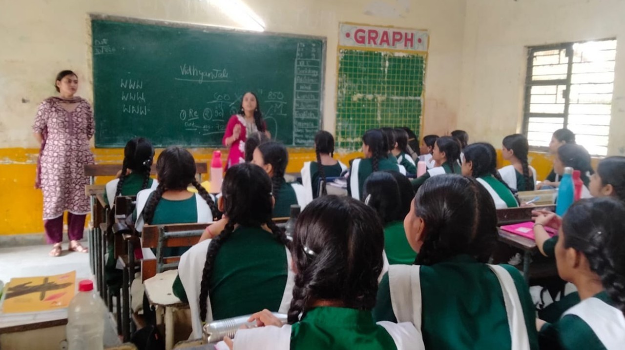 Girls’ Enrolment in Gujarat Govt Schools Drops Sharply at Preparatory Stage: Report