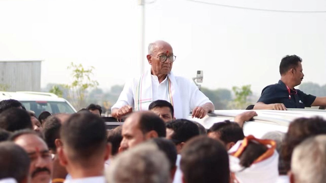 Digvijaya Singh Begins Ujjain-Ayodhya Yatra, Demands Probe Into Ram Temple Donation Theft
