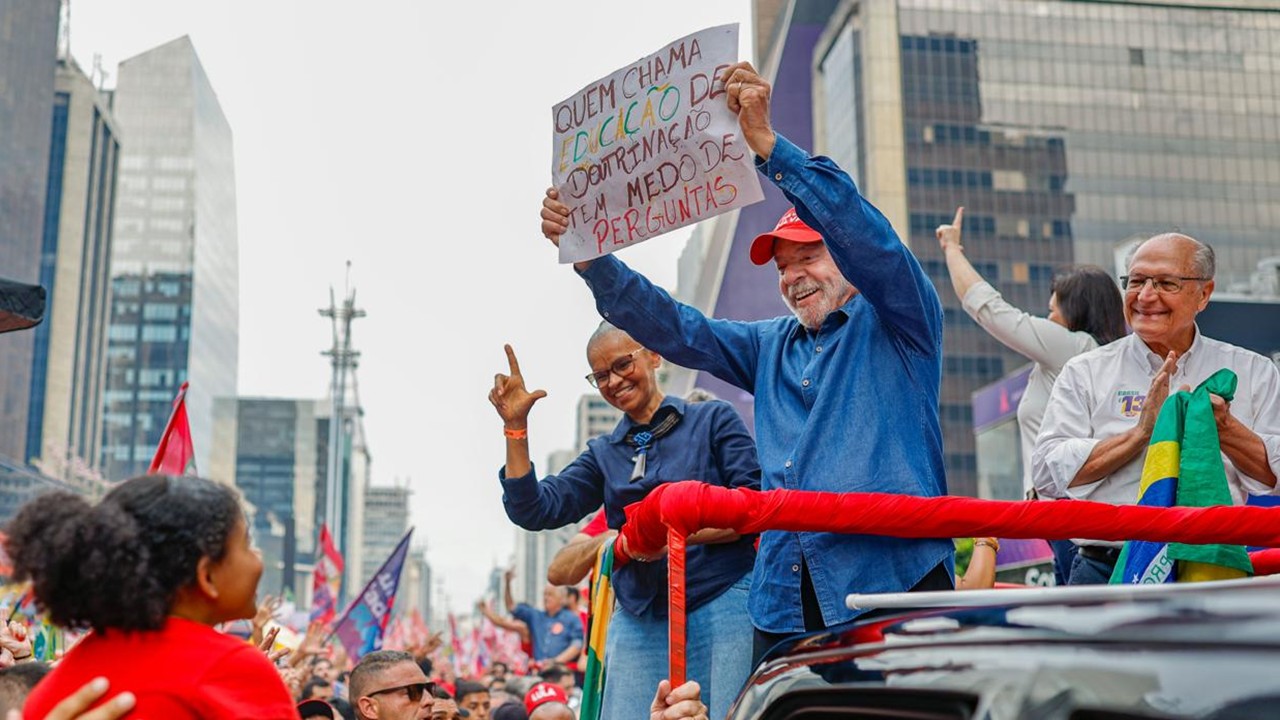 Lula Wins Fourth Term in Brazil, Defeats Bolsonaro Amid Far-Right Challenge