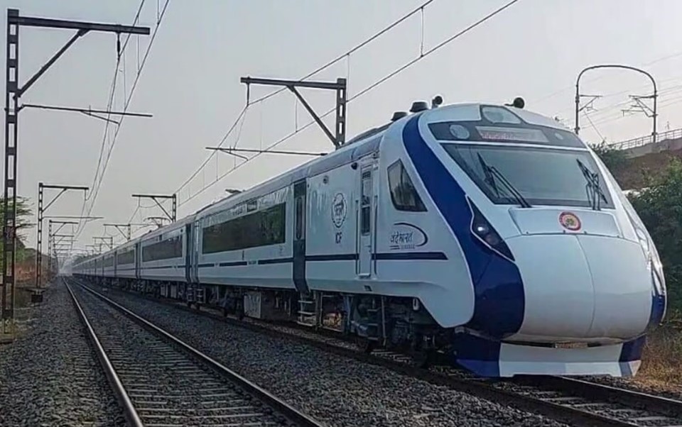 Indian Railways to Bring Down Speed of Vande Bharat, Gatiman Express Citing 'Passenger Safety'