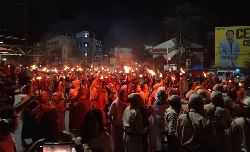 Tensions Rise in Manipur: Torch Rally Protests Reach Near Governor’s House