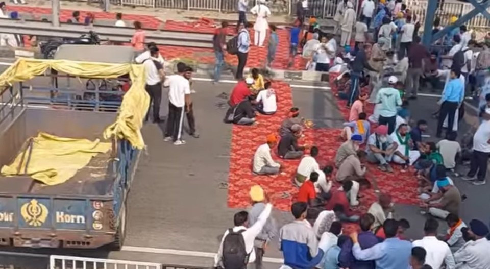 Farmers in Punjab Block Highway Indefinitely Over Delays in Paddy Lifting