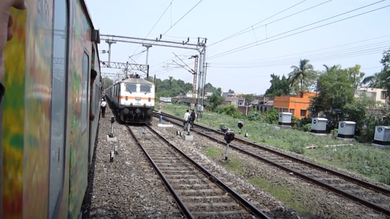 Jalgaon Train Tragedy: 12 Killed After Passengers Jump Off Pushpak Express