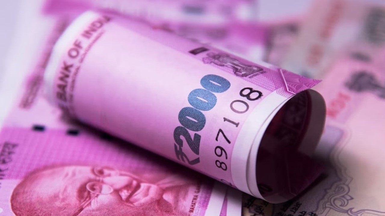 Indian Banks Recover Just 16% of Rs 16.6 Lakh Cr Written Off in Decade: Report