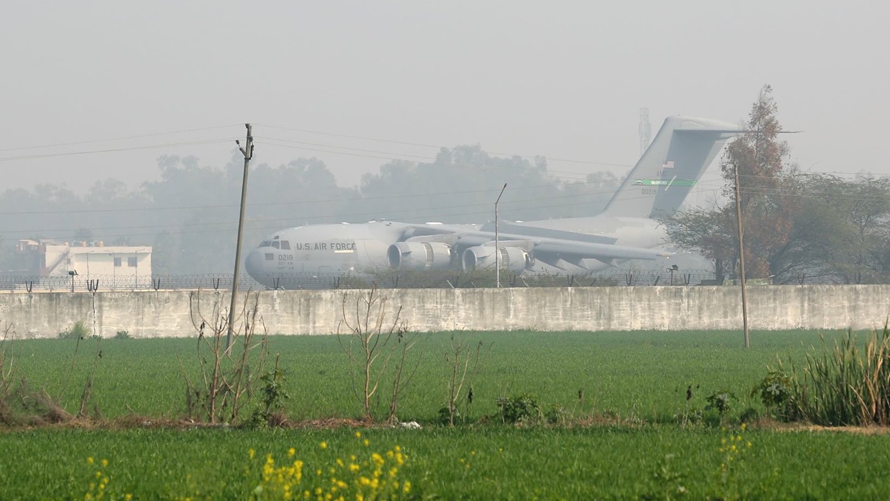 Over 100 Indians Deported from US Arrive in Amritsar; Congress Slams Humiliation