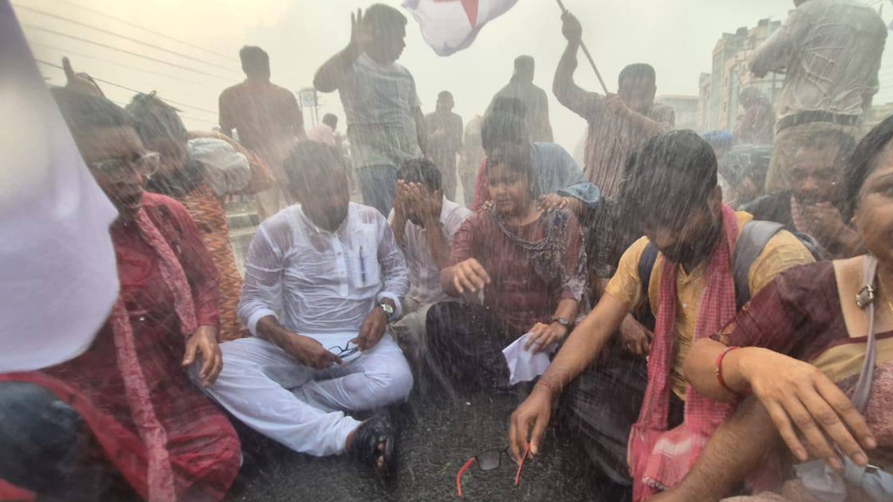 DYFI’s ‘Uttarkanya Chalo’ Protest in Siliguri Turns Violent; Police Crackdown Leaves Several Injured