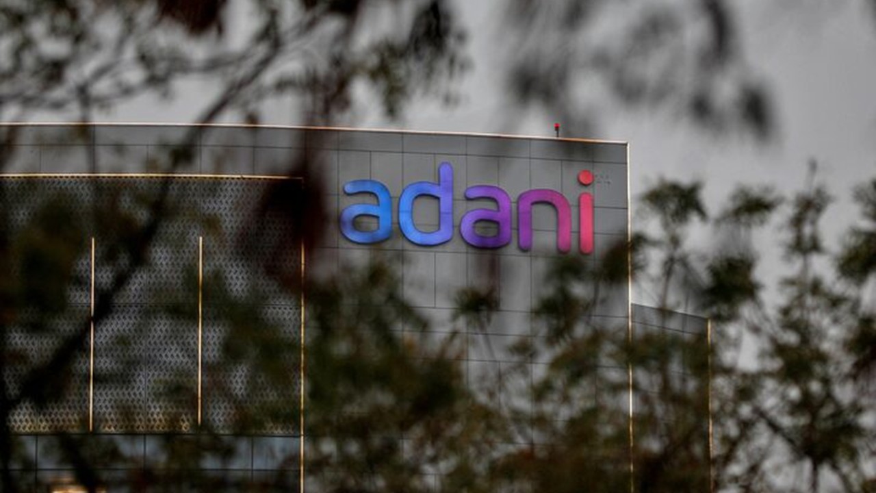 SEBI Warns Mauritius Funds Over Non-Disclosure of Adani Shareholding Details