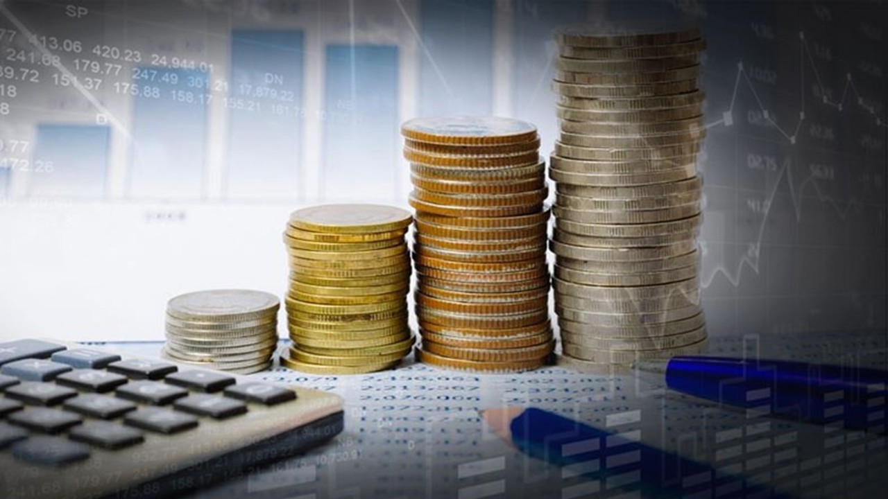 Corporate Sector Faces Headwinds: Profit Growth Slows to 9.2%, Industrial Output at 8-Month Low