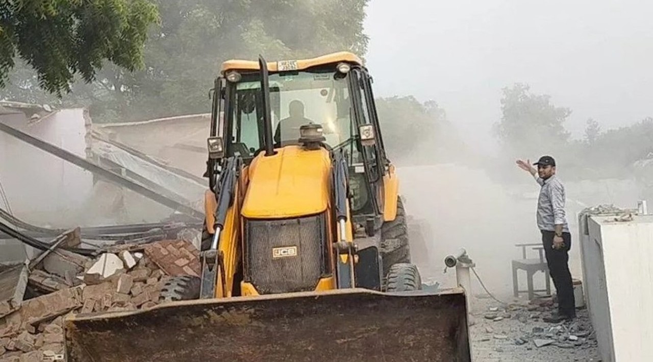 Slum Dwellers' Homes Bulldozed at Delhi’s Govindpuri Minutes Before HC Hearing Against Demolition