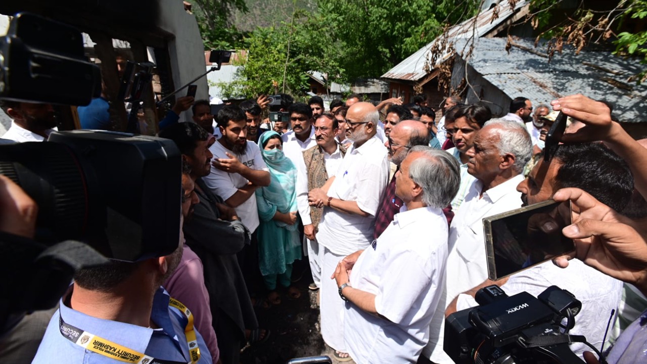 CPI(M) Delegation Visits Uri, Demands Special Parliament Debate on Border Residents’ Issues