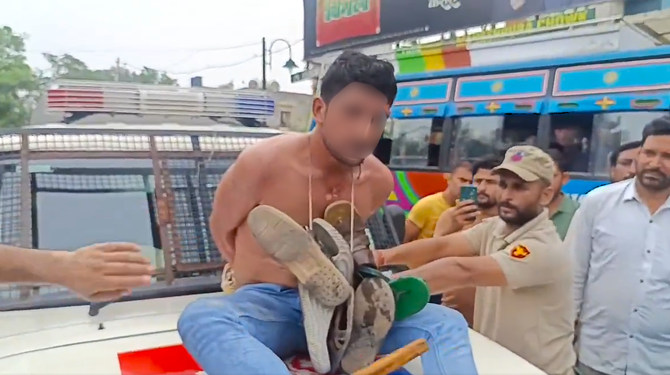 Jammu Police Under Fire After Theft Accused Kashmiri Man Assaulted, Paraded on Official Vehicle
