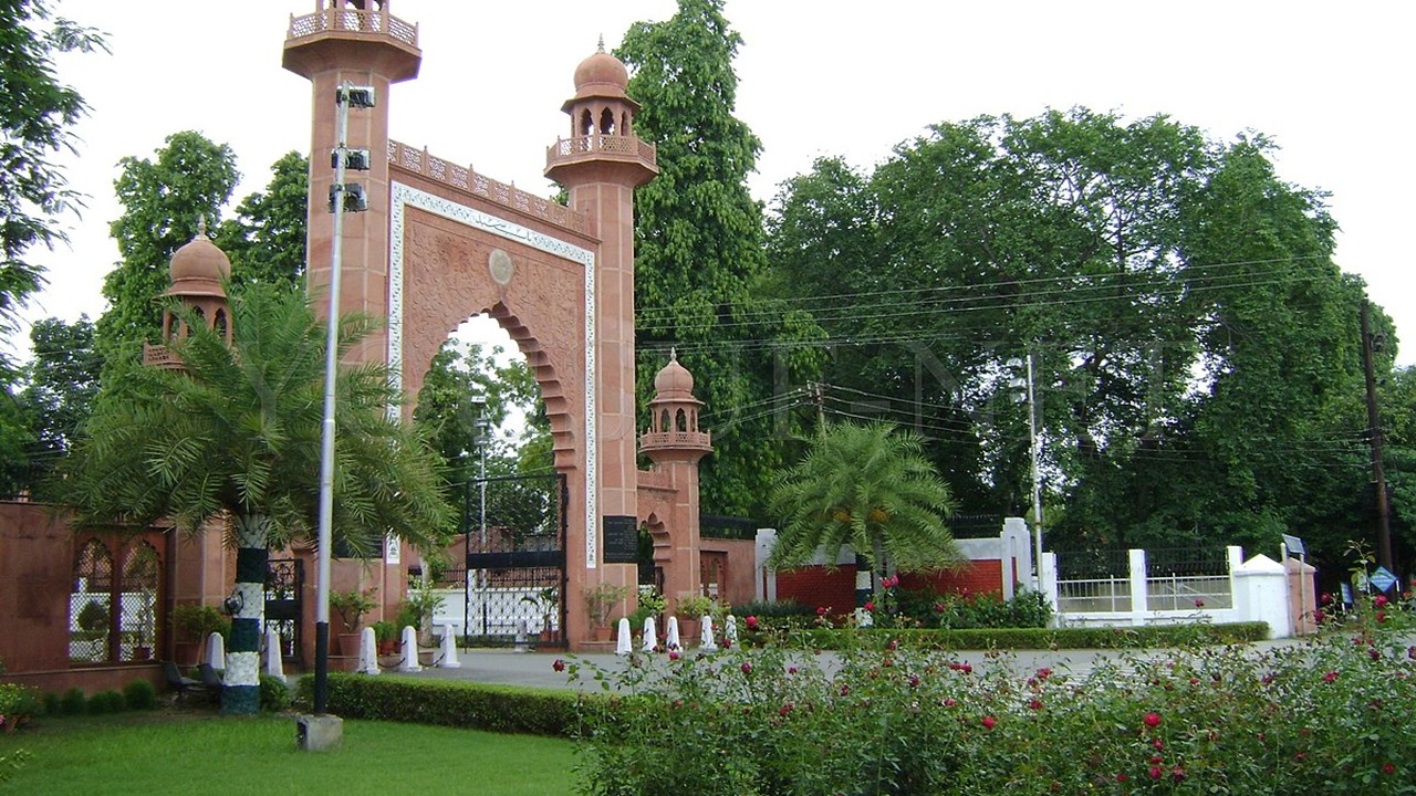 Four AMU Proctorial Staff Resign Amid Student Protests Over Fee Hike