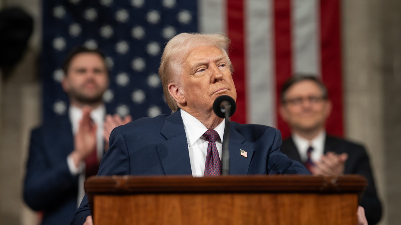 Trump's Tariff War and Modi Government on Two Crutches!