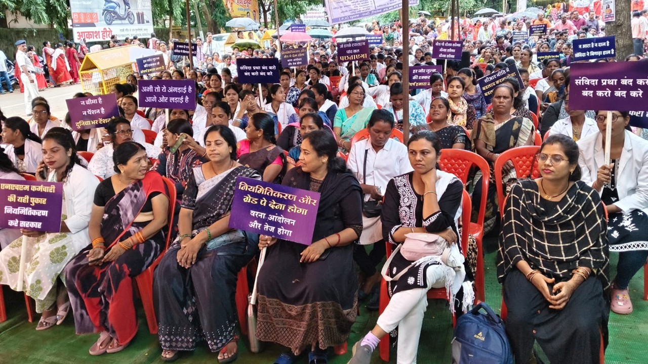 Over 14,000 NHM Staff Resign in Chhattisgarh Following Sacking of 25 Protest Leaders by BJP Govt