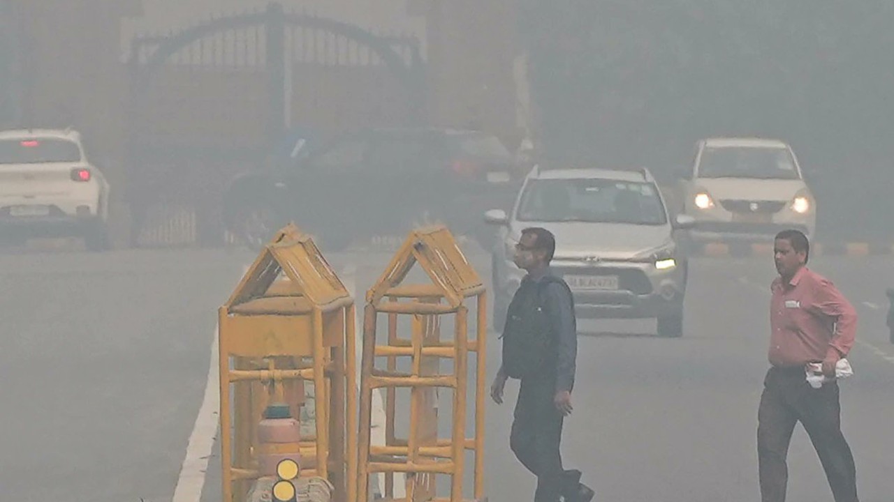 Delhi Chokes After Diwali: Green Crackers Fail to Prevent Toxic Smog