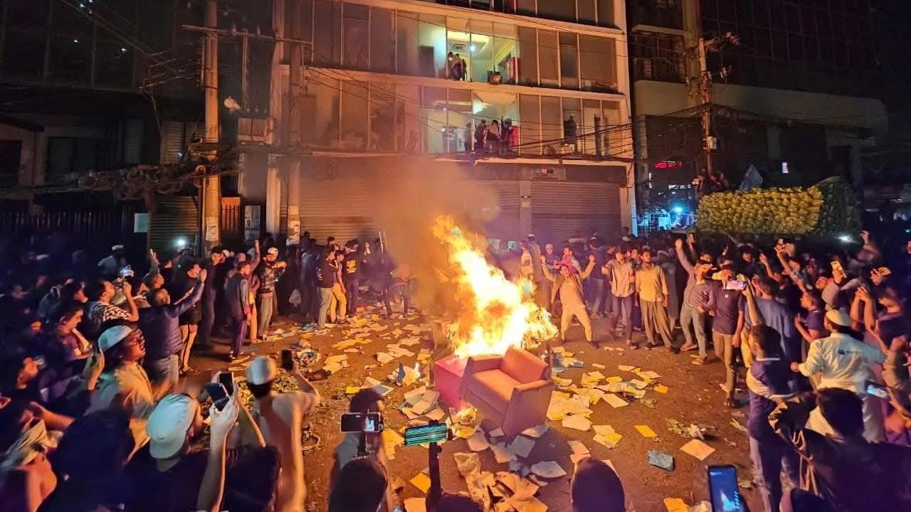 Bangladesh Protests Turn Violent After Youth Leader Hadi’s Death; Media Houses, Cultural Sites Attacked