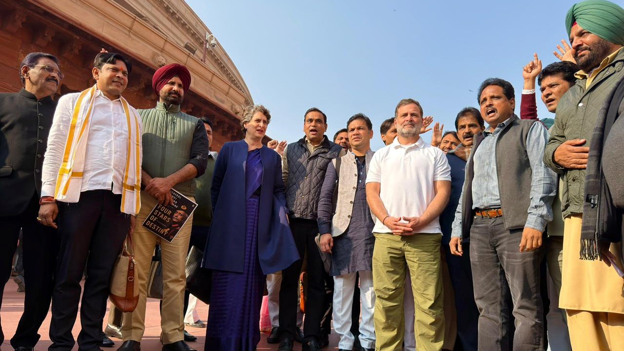 Lok Sabha Uproar: Eight Opposition MPs Suspended After Rahul Gandhi Stopped from Speaking