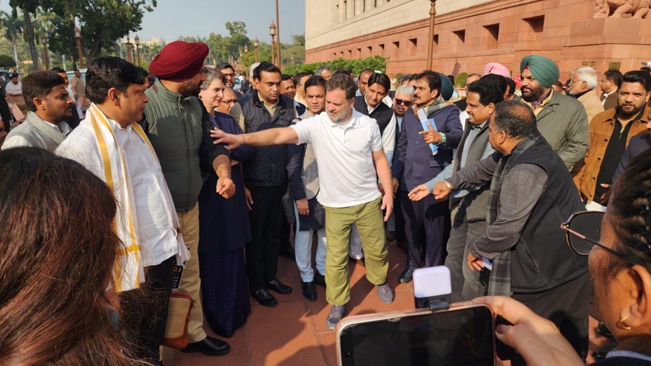 LS Revokes Suspension of 8 Opposition MPs After 'Lakshman Rekha' Consensus