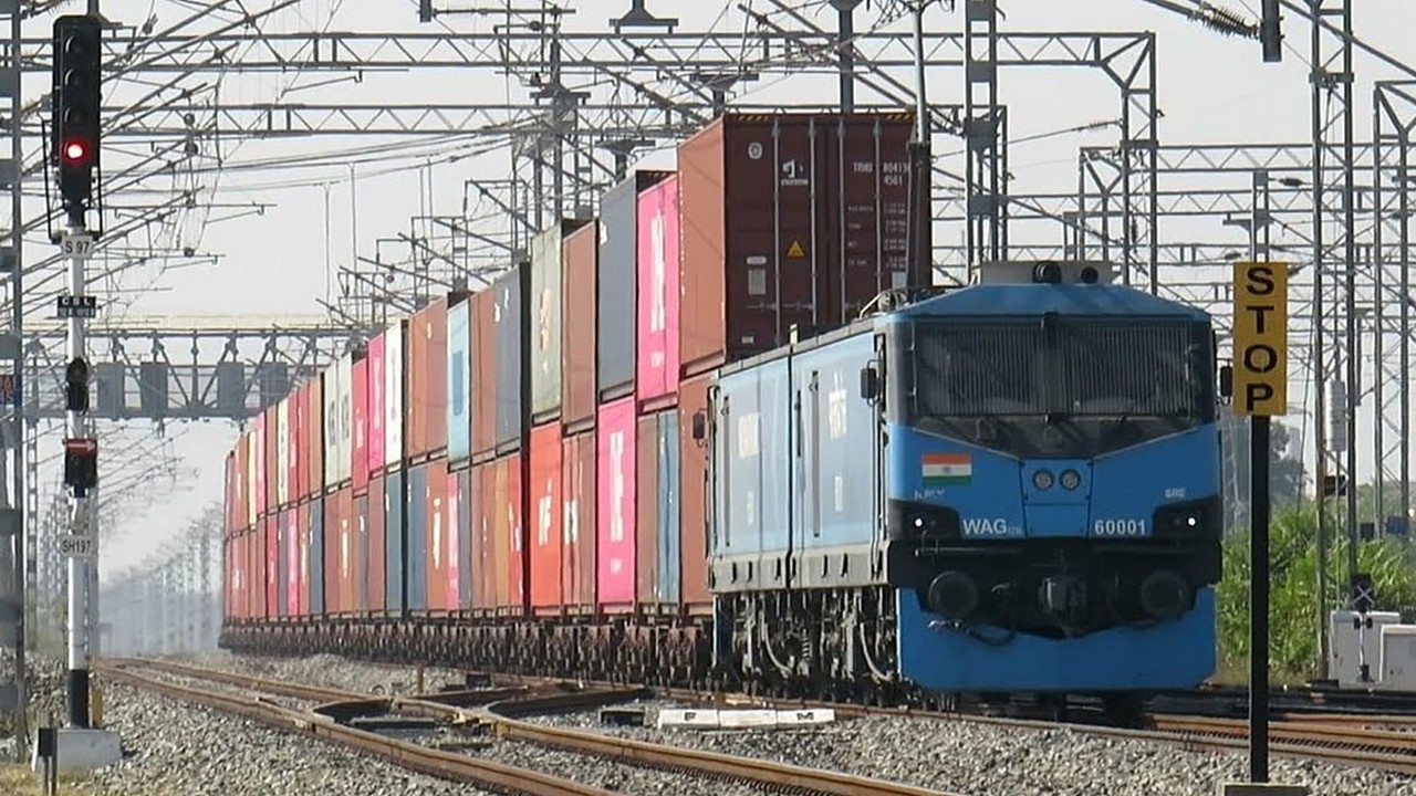 Parliamentary Panel Urges Timely Execution of Dankuni–Surat Freight Corridor