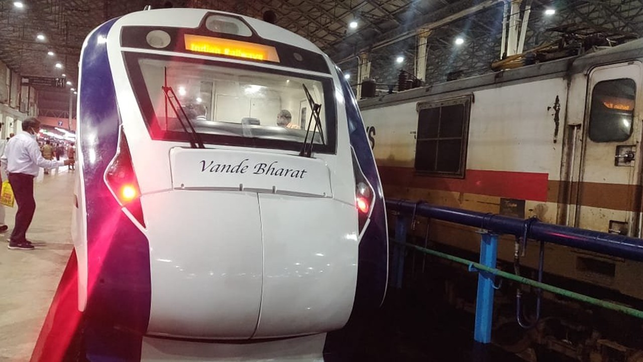 Yoga Sessions to Be Held on Four Running Vande Bharat Trains in Gujarat