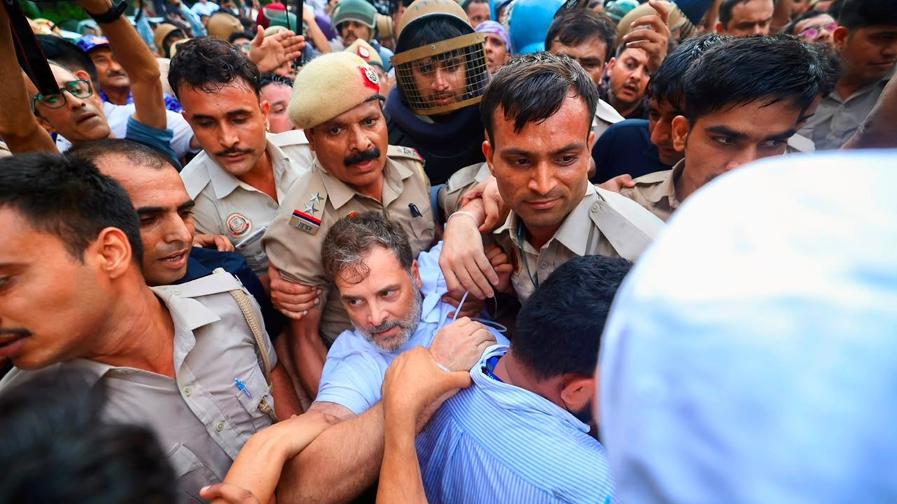 Rahul Gandhi, Akhilesh Yadav, Priyanka Gandhi Detained During Protest Near PM's Residence