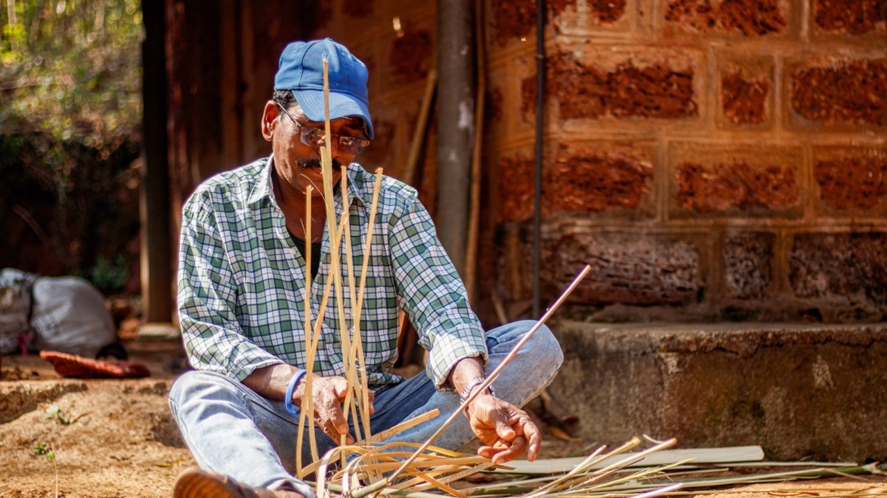 Rural Wages Fall 8.9% Between April and July, Urban-Rural Gap Widens
