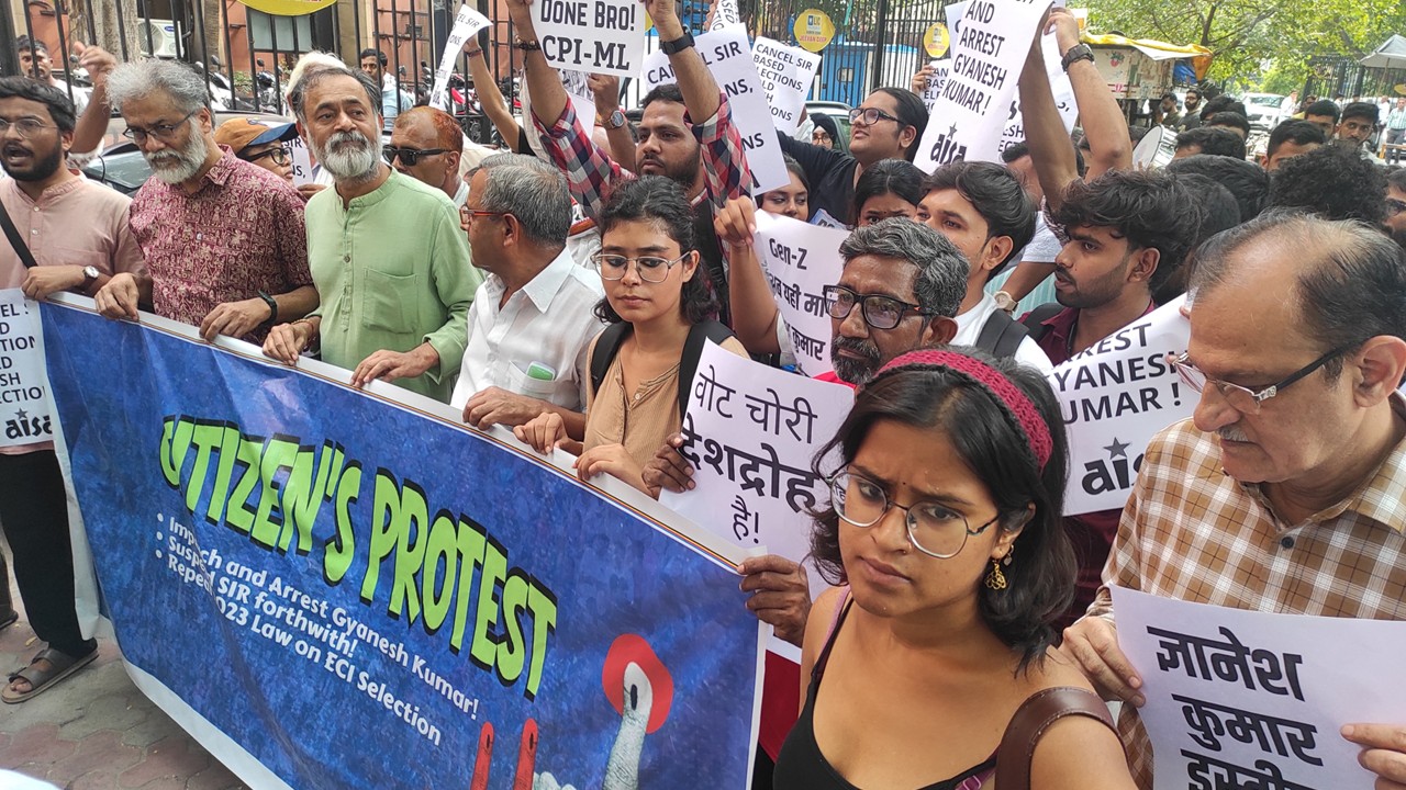 Delhi Police Detains Protesters At Jantar Mantar Demanding Gyanesh Kumar’s Removal